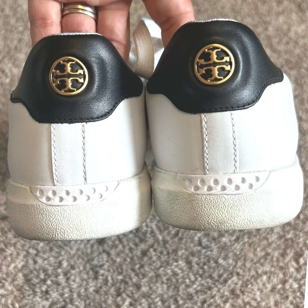 Tory Burch Howell Court White Leopard Calf Hair Sneakers Gold Logo SZ 9.5